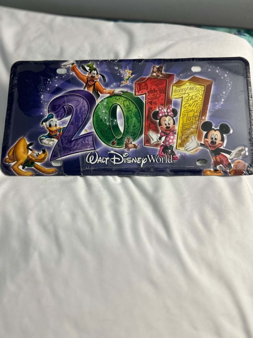 Disney World 2011  metal car plate Character Outline